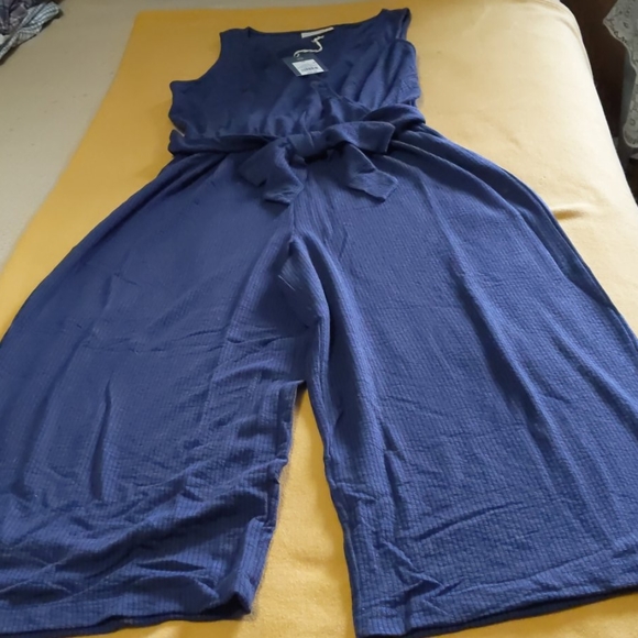 Universal Thread jumpsuit - Picture 2 of 6